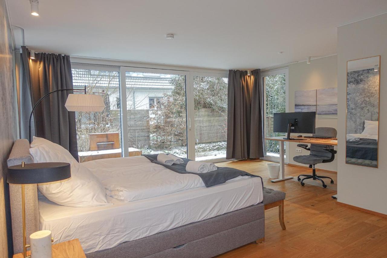 Luxomes: Design - Near Airport *