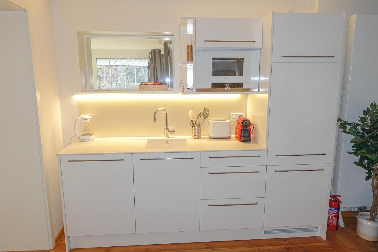 Luxomes: Design - Near Airport