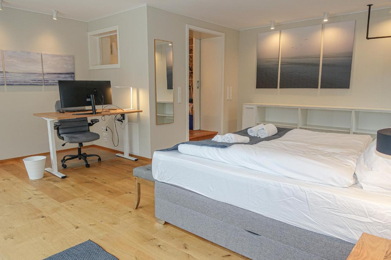 Apartment Luxomes: Design - Near Airport